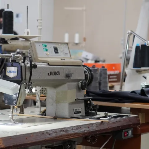 多く発注いただくと1着あたりの費用が抑えられます